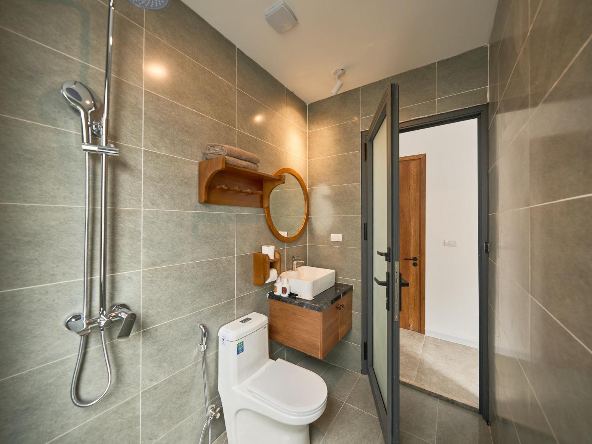 Paradox Saigon Centre-streetview-near Nguyen Hue-100m2 Rooftop Pool *