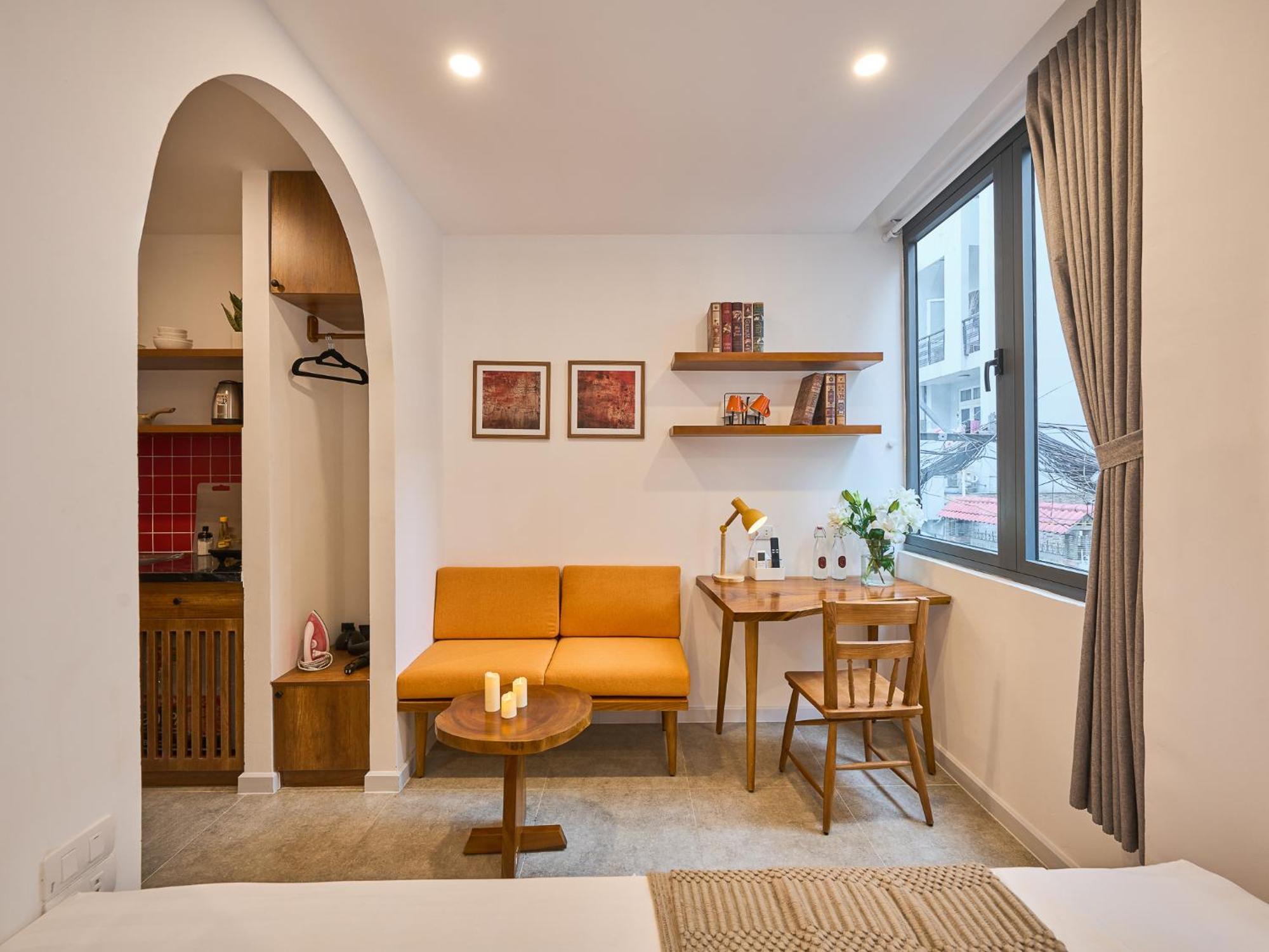 Paradox Saigon Centre-streetview-near Nguyen Hue-100m2 Rooftop Pool Appartement