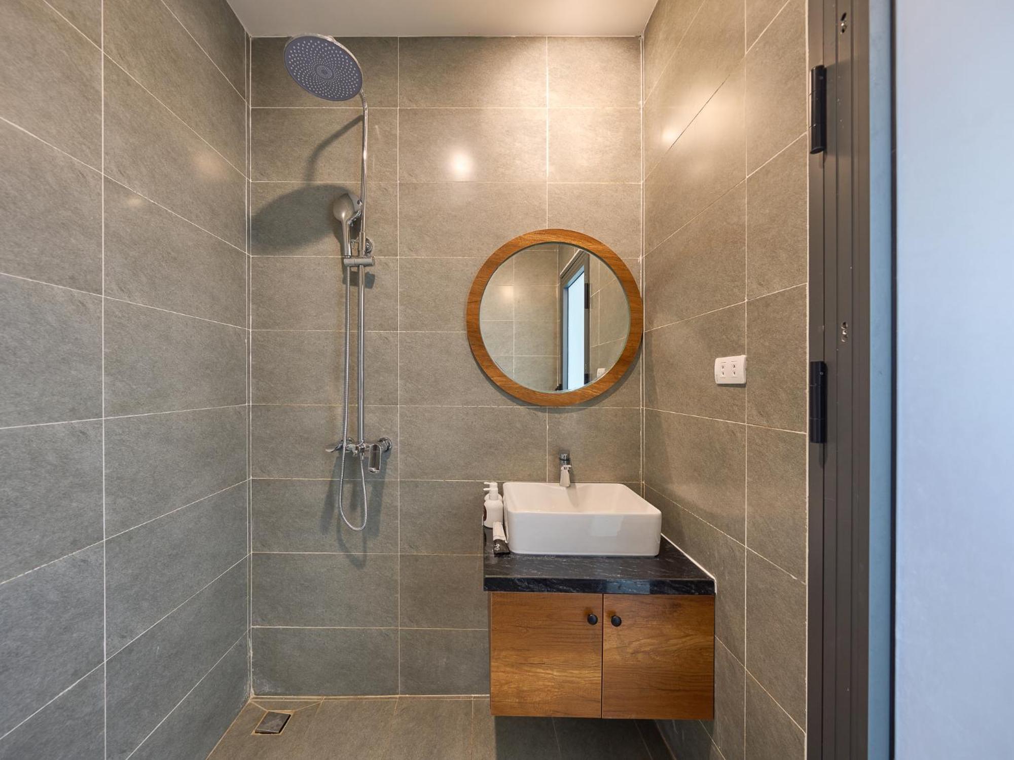 Appartement Paradox Saigon Centre-streetview-near Nguyen Hue-100m2 Rooftop Pool *