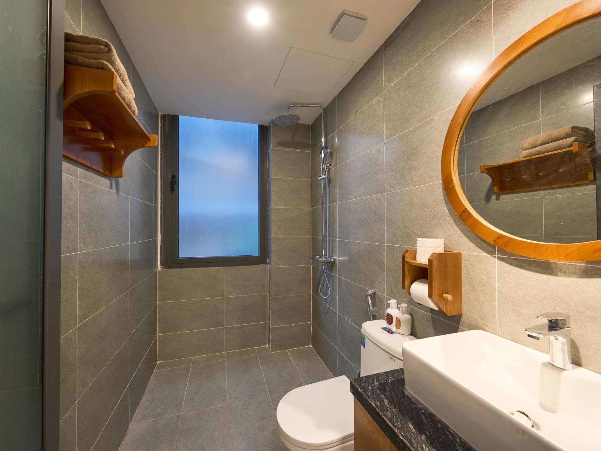 Appartement Paradox Saigon Centre-streetview-near Nguyen Hue-100m2 Rooftop Pool