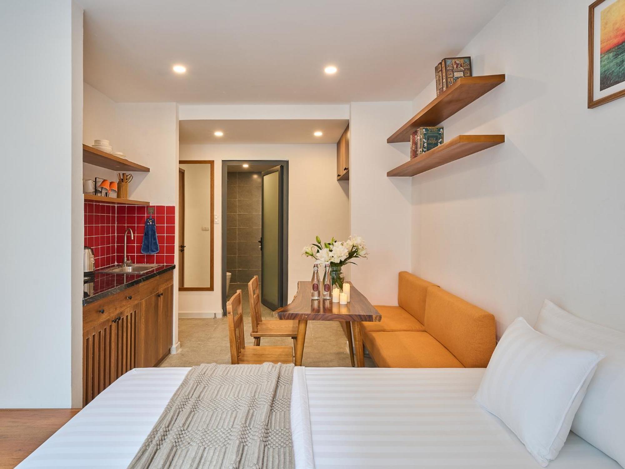 Paradox Saigon Centre-streetview-near Nguyen Hue-100m2 Rooftop Pool Appartement *