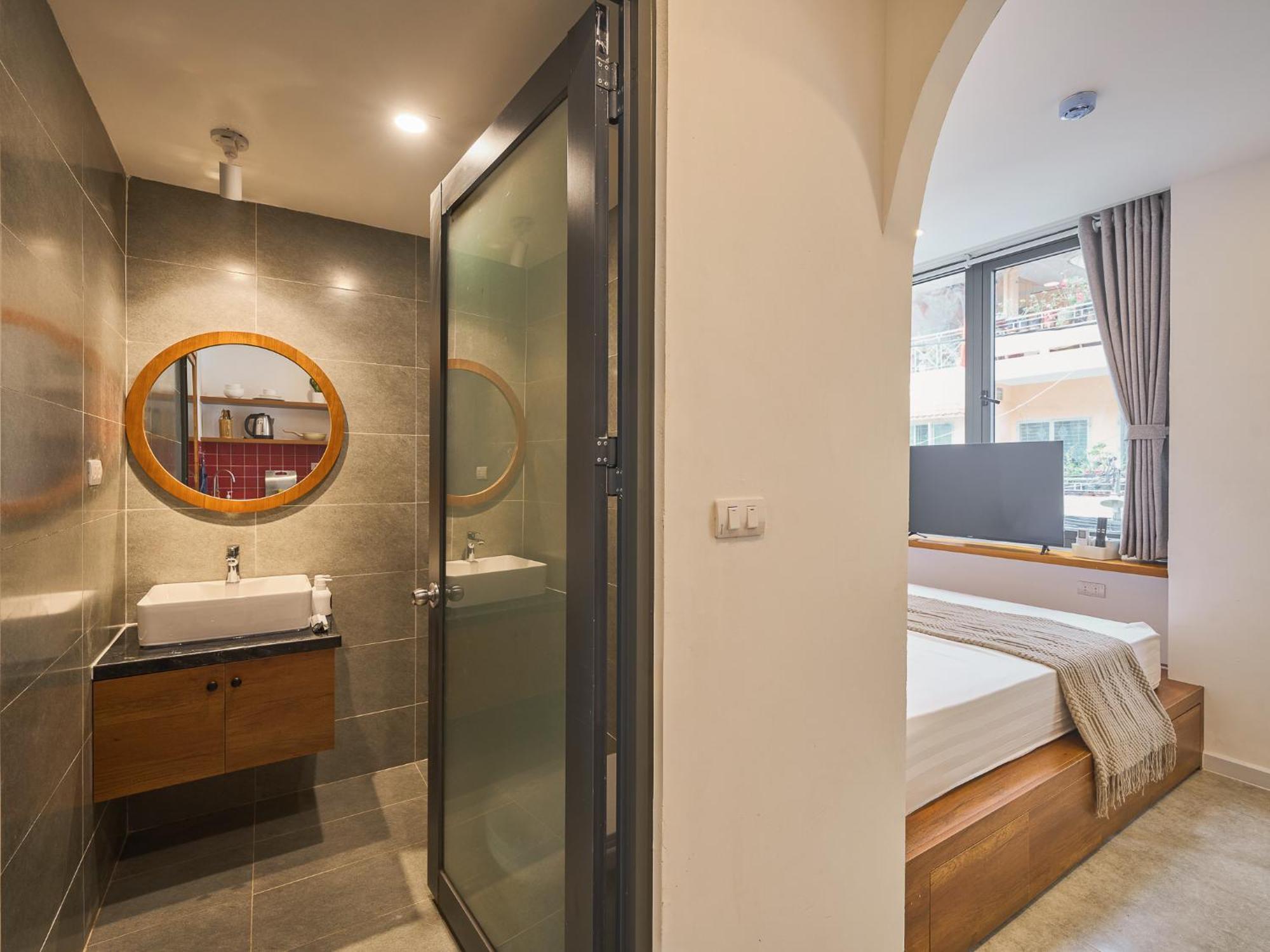 Paradox Saigon Centre-streetview-near Nguyen Hue-100m2 Rooftop Pool *